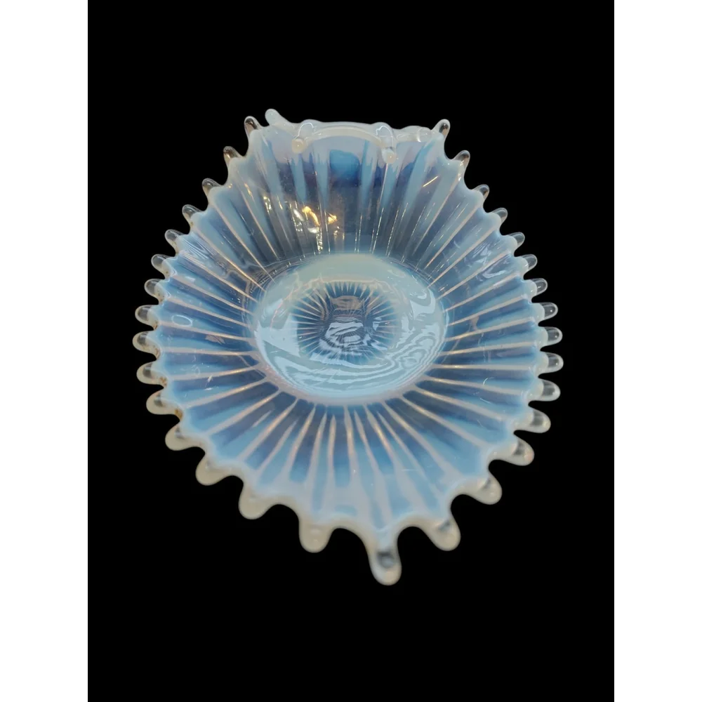 Vintage Fostoria Heirloom White Opalescent Handled (Rolled End) Bon Bon Dish - Picture 2 of 5